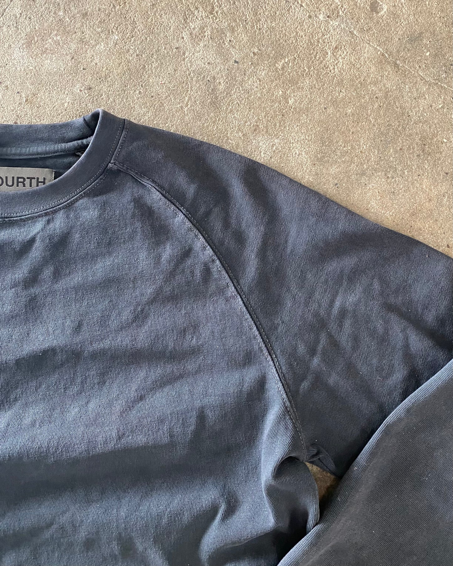 uniform t-shirt (longsleeve)— washed grey
