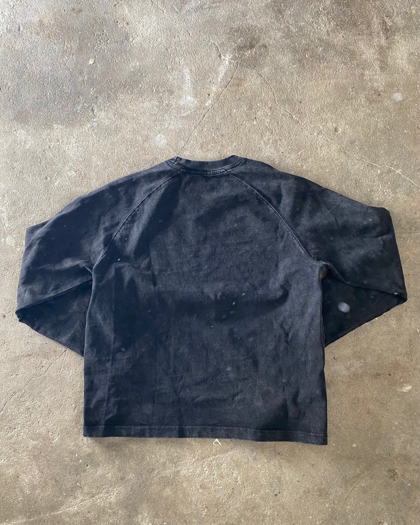 uniform t-shirt (longsleeve) — washed black