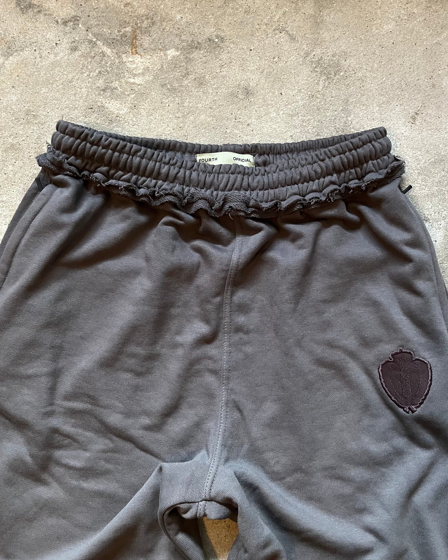 raymond long sweatshorts — dark grey