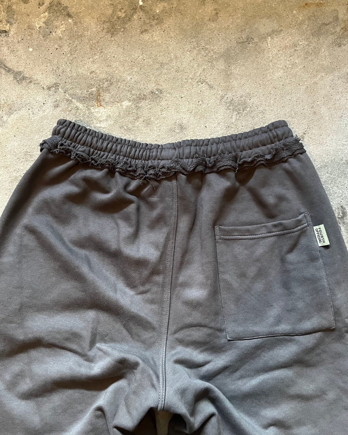 raymond long sweatshorts — dark grey